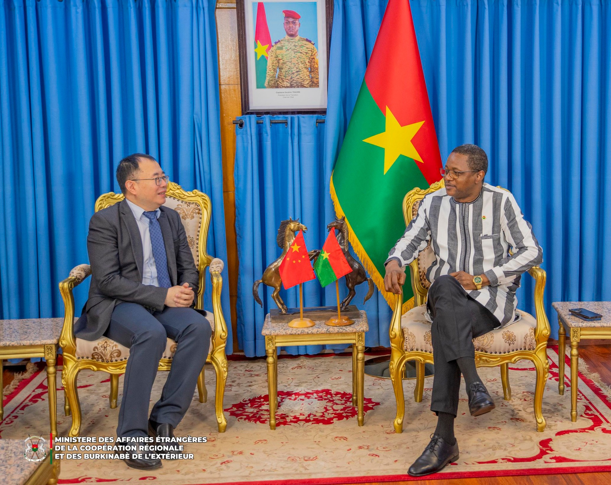  Circulation de fausses informations sur la coopération Burkina Faso-République Populaire de Chine: Leurs Excellences Karamoko Jean Marie TRAORE et Lu SHAN rassurent l’opinion.