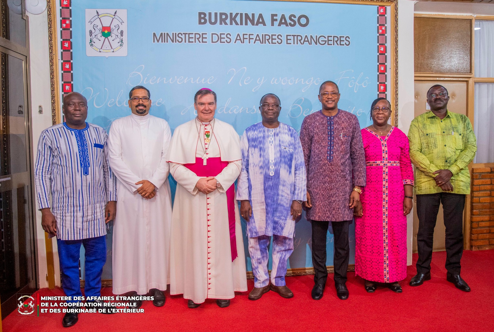  Coopération bilatérale : le Représentant du Saint Siège en fin de mission au Burkina élevé au rang d’Officier de l’Ordre de l’Etalon à titre exceptionnel