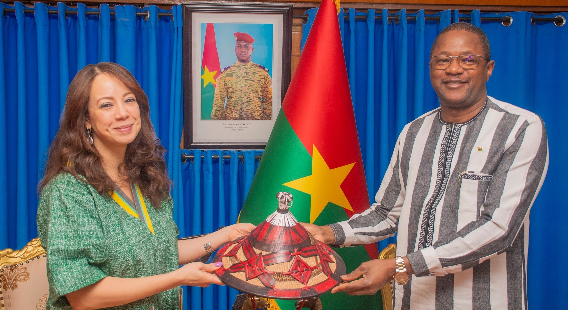  Coopération bilatérale : le Chef de la diplomatie burkinabè reçoit S.E Mme Selma Bakhta MANSOURI, en fin de mission