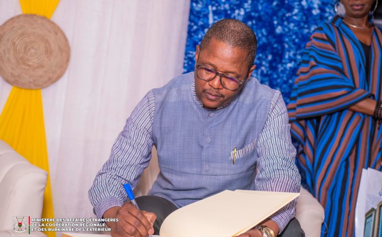  FESPACO 2025 : le ministre Karamoko Jean Marie TRAORE inaugure l’espace « Pays en lumière »