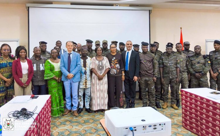  Contrôle des déchets dangereux chimiques et biologiques au Burkina Faso : le MAE renforce les capacités des services douaniers