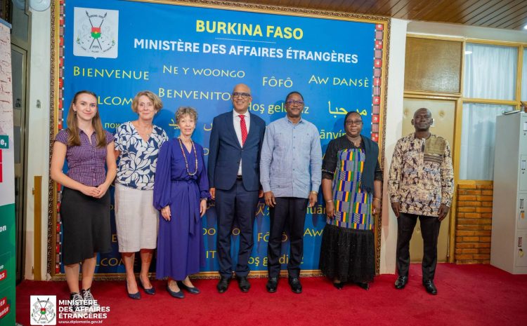  Burkina Faso-Pays-Bas : le renforcement de la coopération au développement au menu des échanges entre le Chef de la diplomatie Burkinabè et le Directeur du développement social au ministère des Affaires étrangères des Pays-Bas