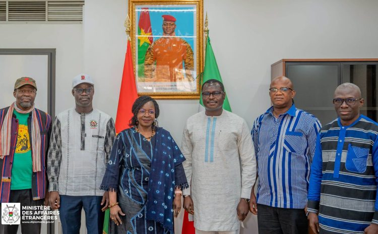  Journées d’hommage au Père de la Révolution burkinabè en Italie : le Camarade Pingdwengé Gilbert OUEDRAOGO visite le bâtiment R+10 de l’ambassade du Burkina Faso en Italie, acquis sur Fonds propres
